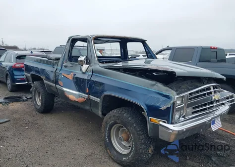 1985 Chevrolet K10 z USA, uszkodzony, nr VIN 1GCEK14H7FF404876